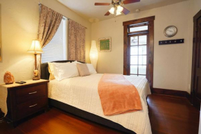 FlatIron Suite 204 - historic sandstone hotel